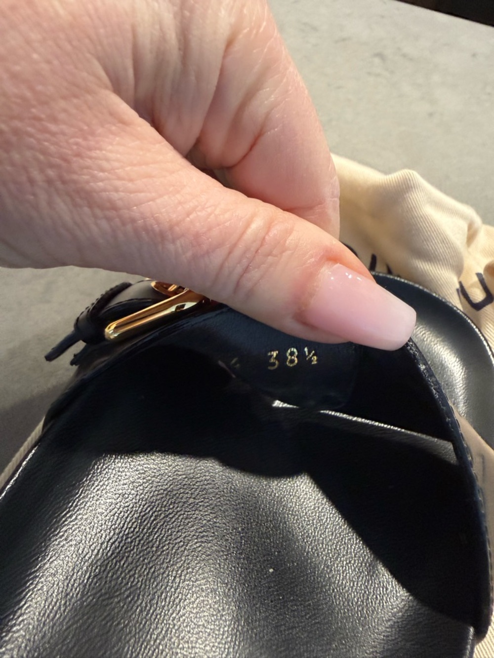 Bom Dia Flat Comfort Mule Black EU 38.5 Louis Vuitton LV - Picture 10 of 15